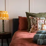 Seaside Serenity: 3-Bedroom Beach Haven In Margate