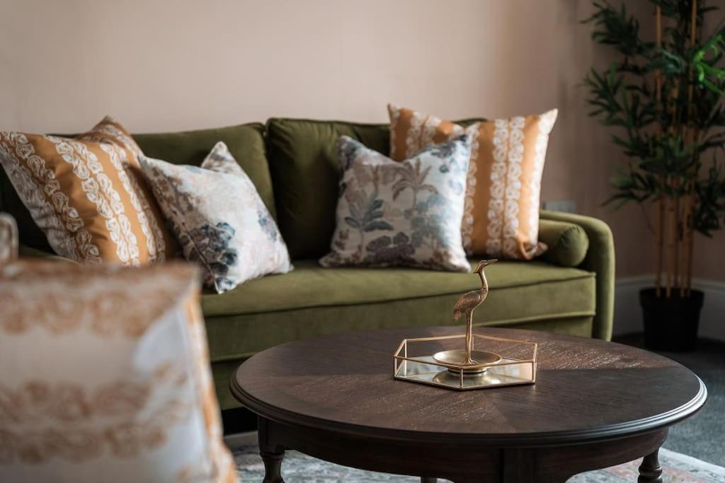 Seaside Serenity: 3-bedroom Haven In * Margate
