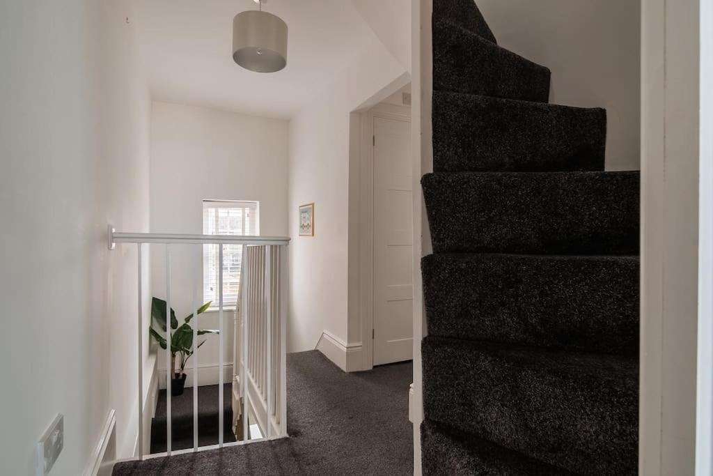 Holiday home Seaside Serenity: 3-bedroom Haven In