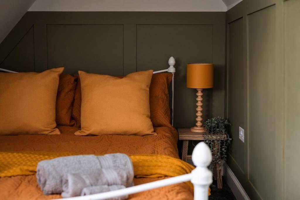 Seaside Serenity: 3-bedroom Haven In Holiday home Margate