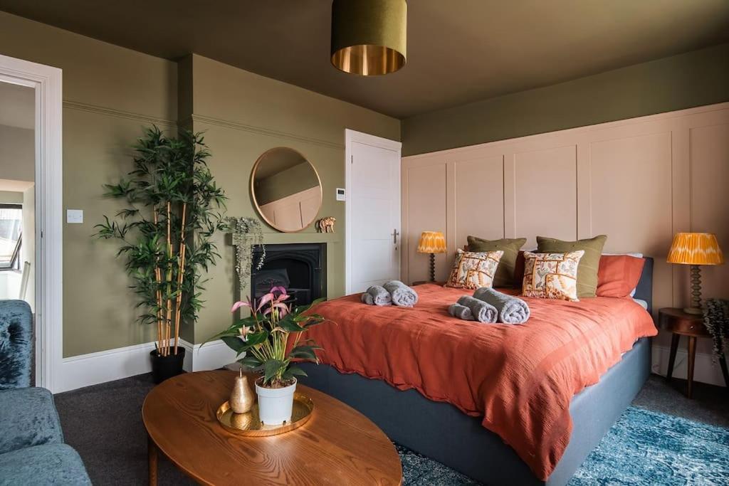 Seaside Serenity: 3-bedroom Haven In Holiday home